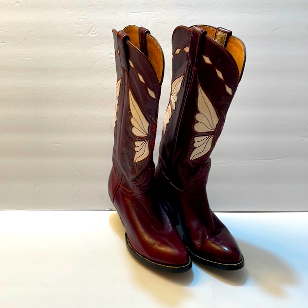 Ladies Adams’s Geniune Handmade Boots Preowned Size 6
